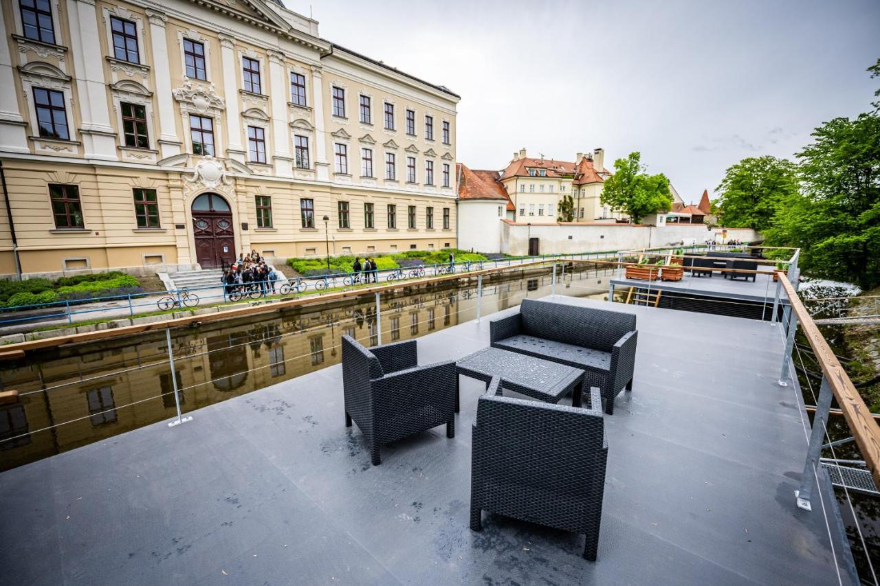 Rezidence Malse - Unikatni Apartmany Na Vode Ceske Budejovice Extérieur photo